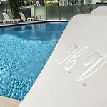 Hotel Vela 3*