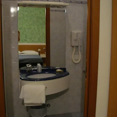 Vela 米兰马瑞提那