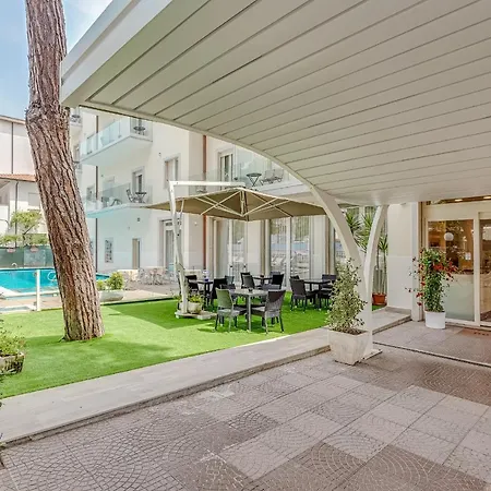 Vela Hotel 3*