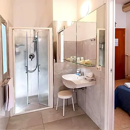 Vela Hotel