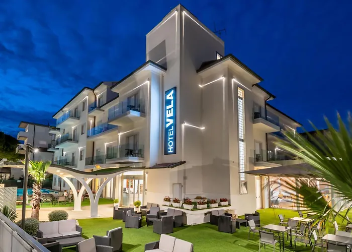 Vela فندق